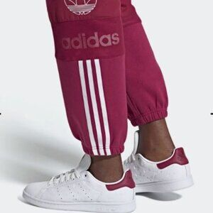 Adidas Unisex Tennis Shoes Turning heads since 1970s